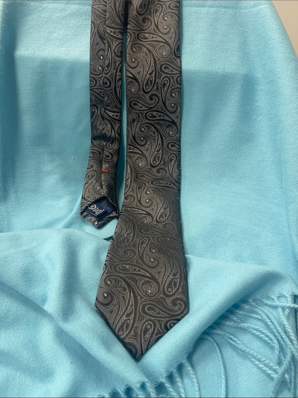 Chaps Black Paisley 60 % Silk Tie